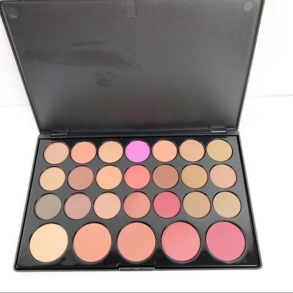 BH Cosmetics Eyeshadow & Blushed Neutrals Pallete